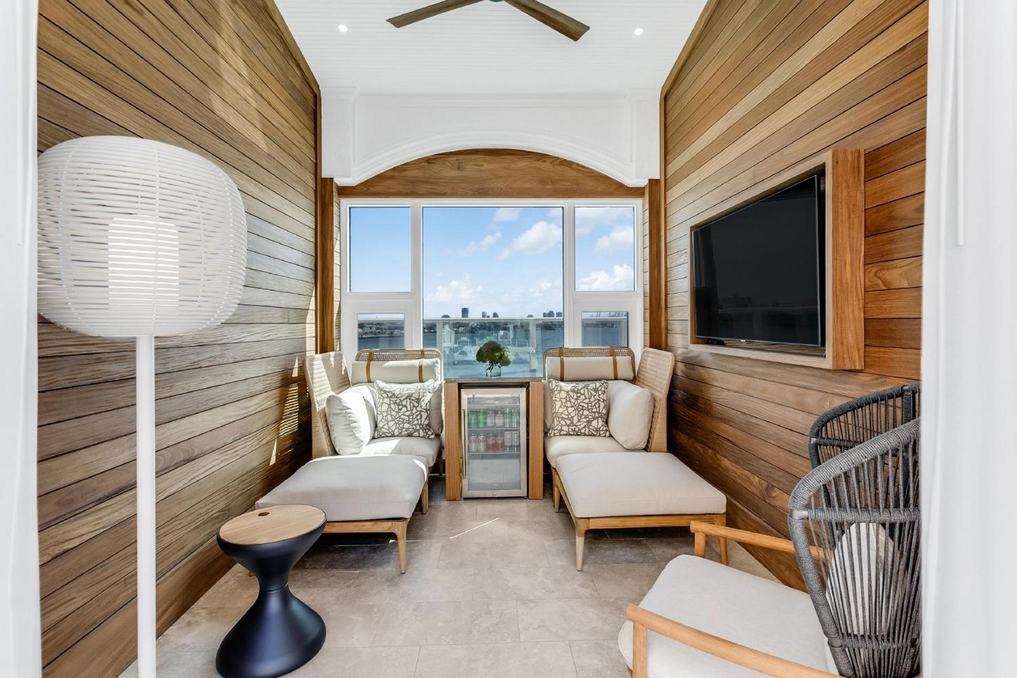 InterContinental Miami, an IHG Hotel Esterno foto The interior of a private suite at the Ritz-Carlton, Key West