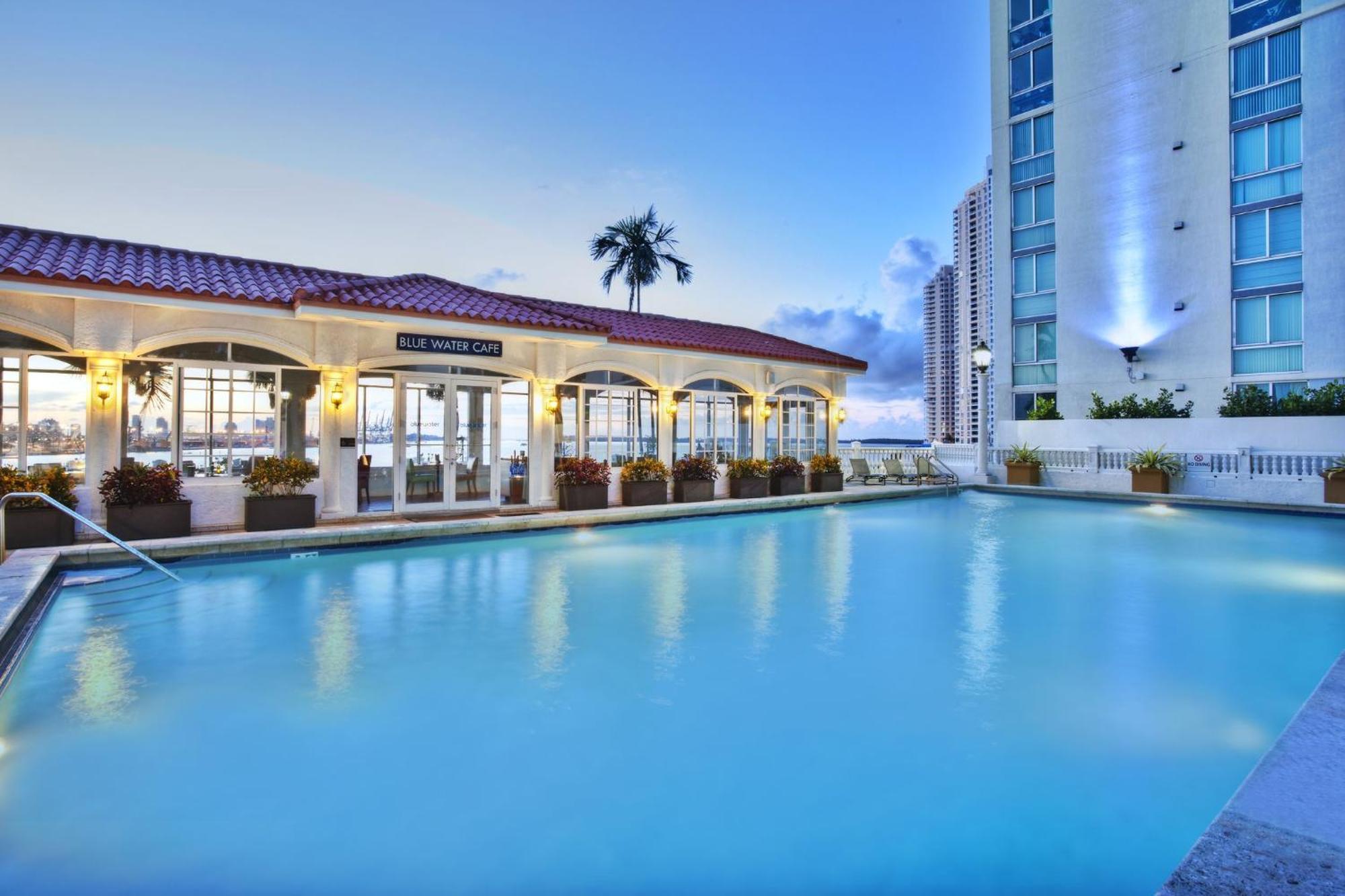 InterContinental Miami, an IHG Hotel Esterno foto The pool at the Hilton San Juan