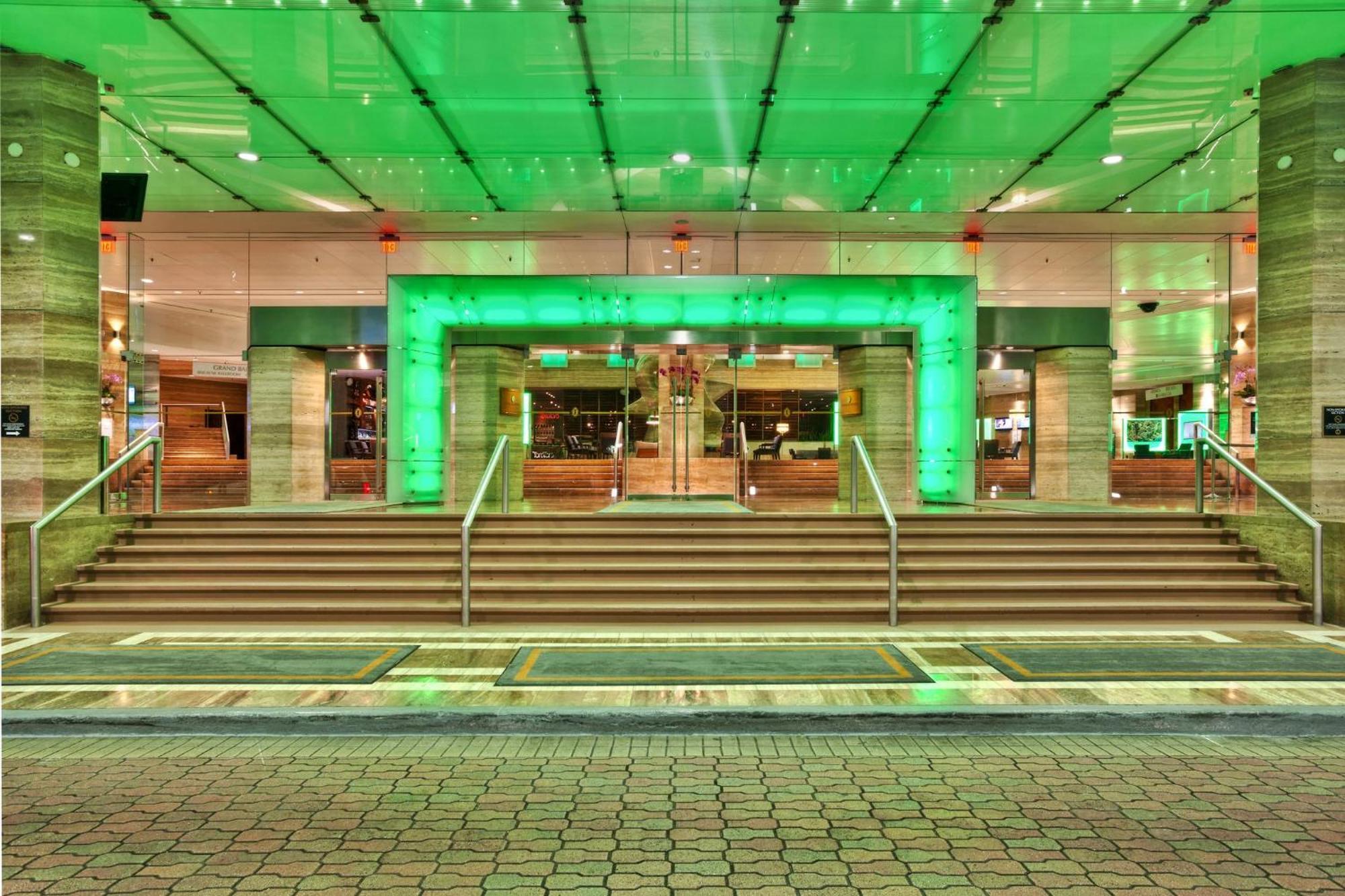 InterContinental Miami, an IHG Hotel Esterno foto The entrance of the hotel